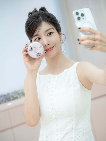 Full leaked Kwon eunbi private photo