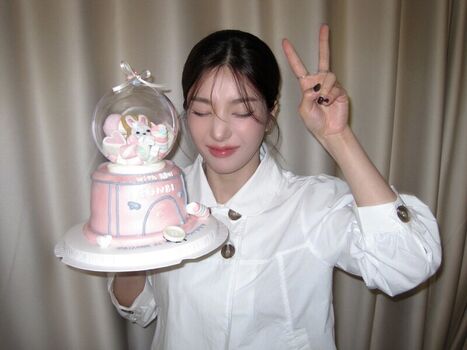 Full leaked Kwon eunbi page private photo