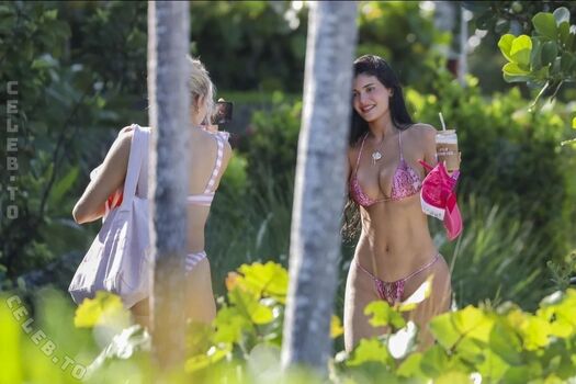 Full leaked Kylie jenner private photo
