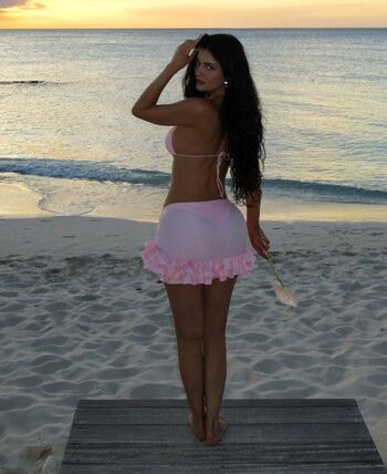 Full leaked Kylie jenner private photo