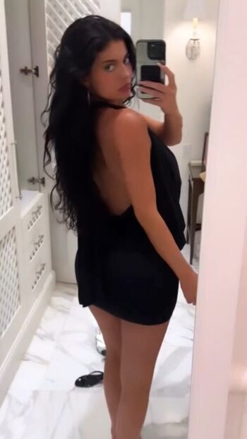 Full leaked Kylie jenner page private photo