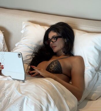 Full leaked Kylie jenner  page private photo