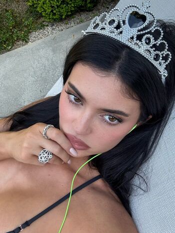 Full leaked Kylie jenner page private photo