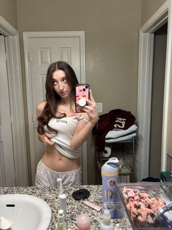 Full leaked Kyliecherryxo private onlyfans photo