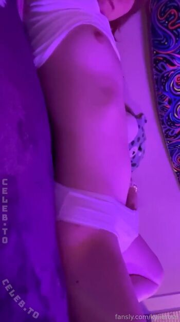 Full leaked Kylierose private photo