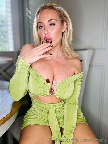 Full leaked L a b page private photo