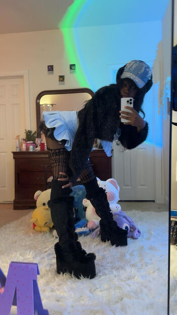 Full leaked Lrdhavemercii private onlyfans photo