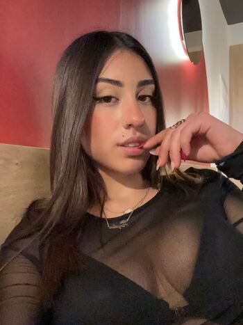 Full leaked Laanyiyi private photo