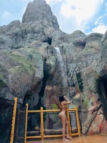 Full leaked Ladurahtxentrenaconmigo private onlyfans photo