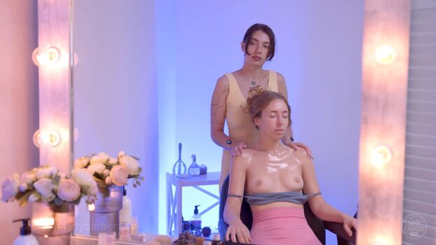 Lady Barbers Asmr