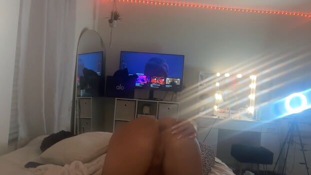 Full leaked Ladyybugloverr private onlyfans photo