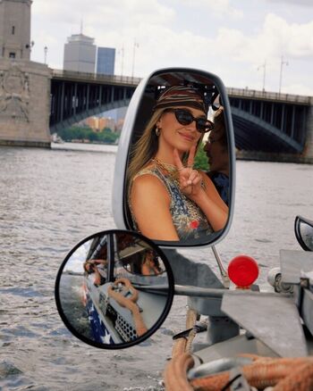 Full leaked Lainey wilson private photo