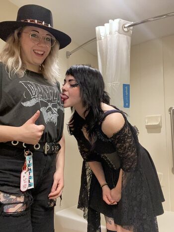 Full leaked Laineycat private photo