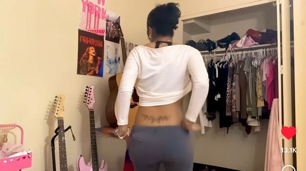 Full leaked Lalayravo private photo