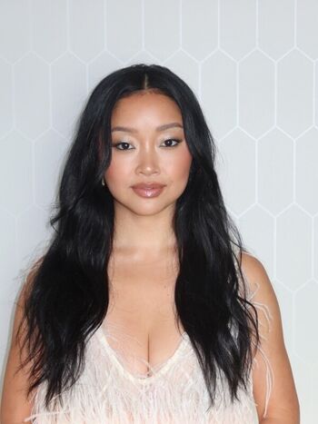 Full leaked Lana condor page private photo