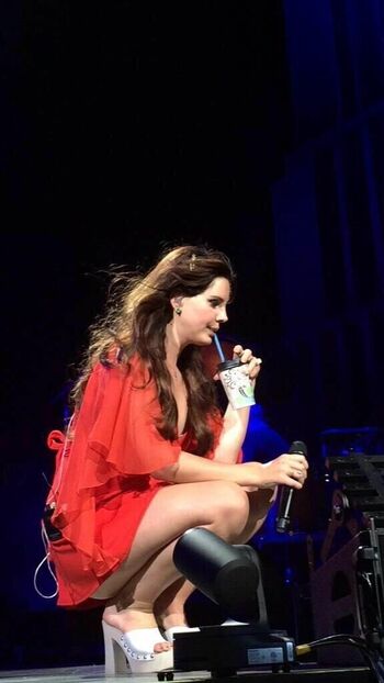 Full leaked Lana del rey private photo