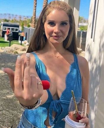 Full leaked Lana del rey private photo