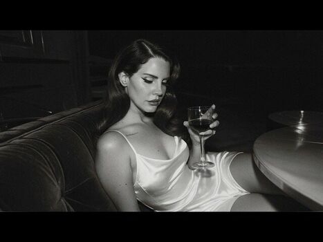 Full leaked Lana del rey private photo