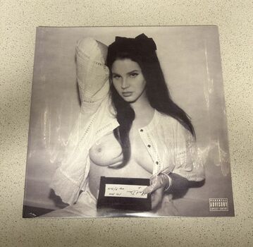 Full leaked Lanadelrey private onlyfans photo