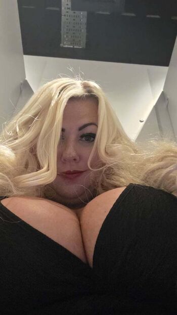 Full leaked Lara moore page private onlyfans photo