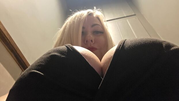 Full leaked Lara moore private onlyfans photo