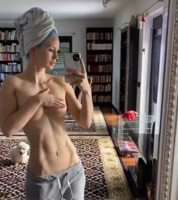 Full leaked Lara nepuzlan private onlyfans photo