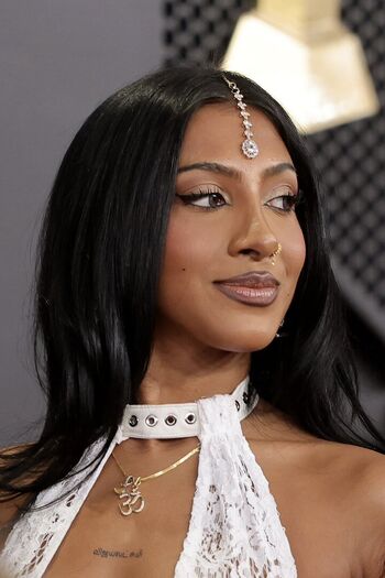 Full leaked Lara raj page private onlyfans photo