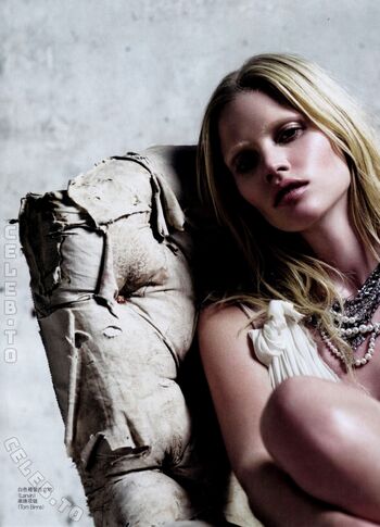 Full leaked Lara stone page private onlyfans photo