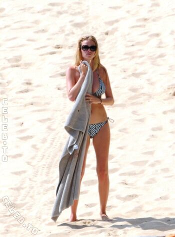 Full leaked Lara stone private onlyfans photo