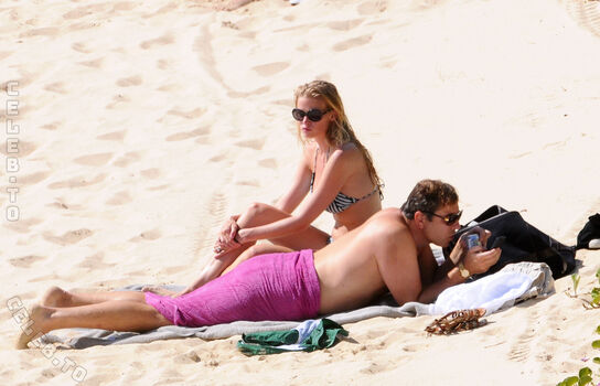 Full leaked Lara stone private onlyfans photo