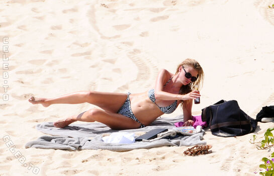 Full leaked Lara stone private onlyfans photo