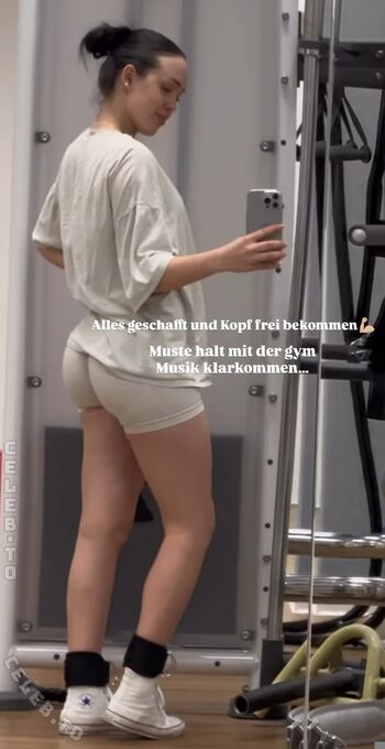 Full leaked Lara stxx private onlyfans photo