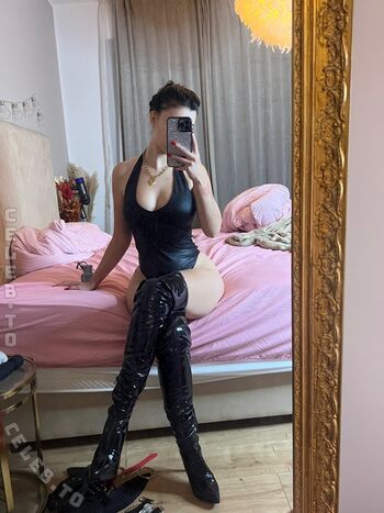 Full leaked Lara winter page private photo