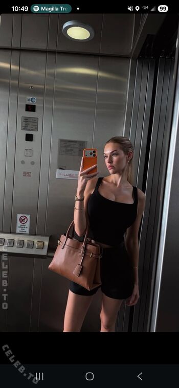 Full leaked Laraa private photo