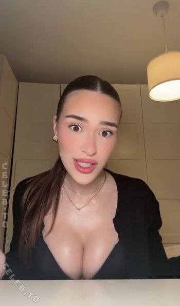 Full leaked Larabeu private photo