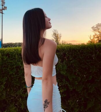 Full leaked Laracastellan private onlyfans photo