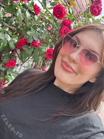 Full leaked Laradelulu private photo
