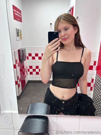 Full leaked Laradelulu private photo