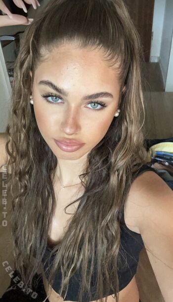 Full leaked Laraemiii private onlyfans photo