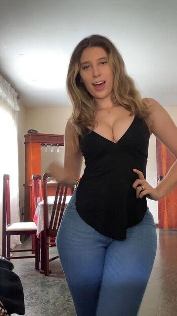 Full leaked Laramellos private photo
