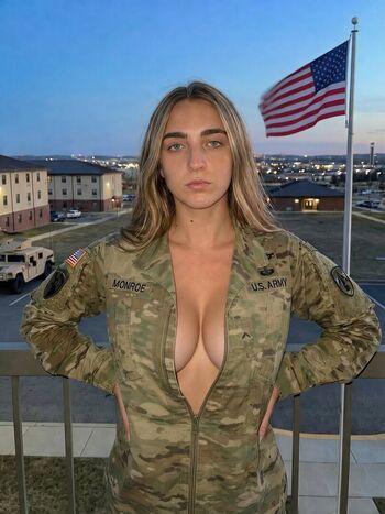 Full leaked Laramonroe private onlyfans photo