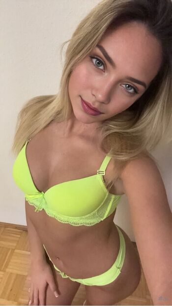 Full leaked Lararosenfeld private photo