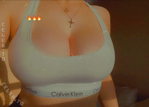 Full leaked Laricutie private onlyfans photo