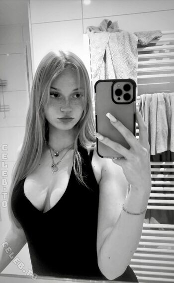 Full leaked Larissa private photo