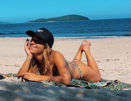 Full leaked Larissa karlovic page private photo
