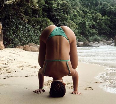 Full leaked Larissa karlovic page private photo