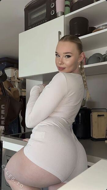 Full leaked Larissa lhaa page private onlyfans photo