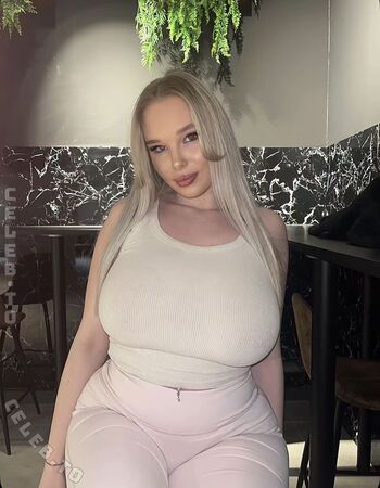 Full leaked Larissa lhaa page private onlyfans photo