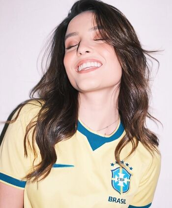 Full leaked Larissa manoela page private photo
