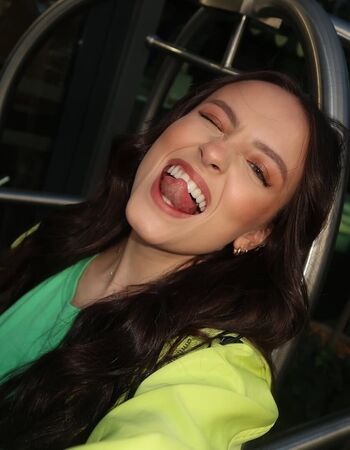 Full leaked Larissa manoela page private photo